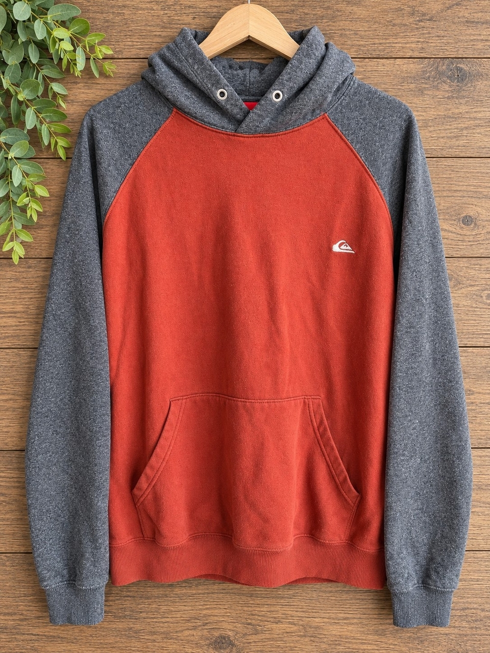Quiksilver Two-Tone Pullover Hoodie – Size Large